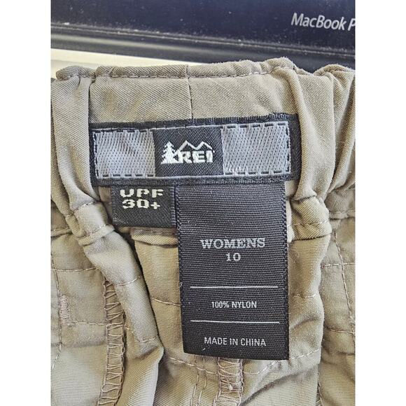 REI Women's Hiking Outdoor Belted Skirt Regular Fit Flat Front Tan Size 10 - Picture 3 of 4